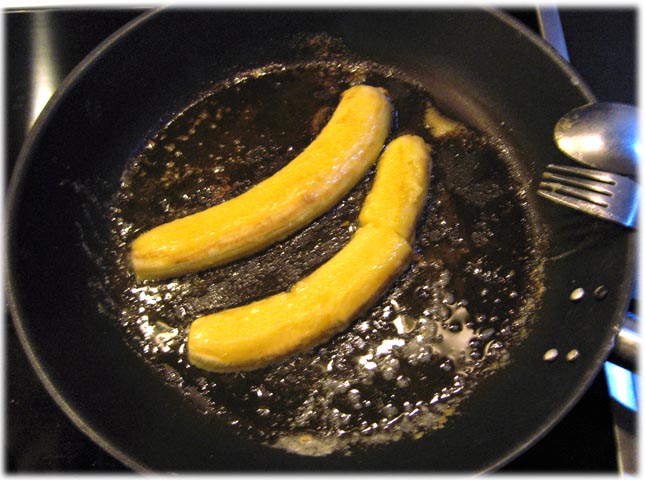 Bananen in der Pfanne anbraten