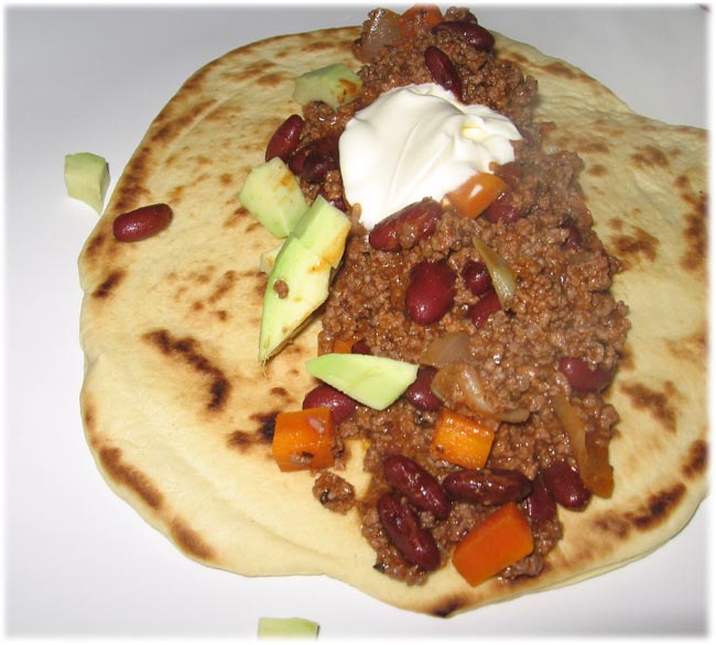 Tacos selbermachen: Tortilla f&uuml;llen