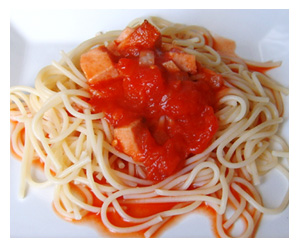 Spagetti in pikanter Tomatensoße